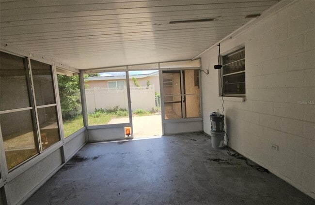 Building Photo - 7335 Ashwood Dr