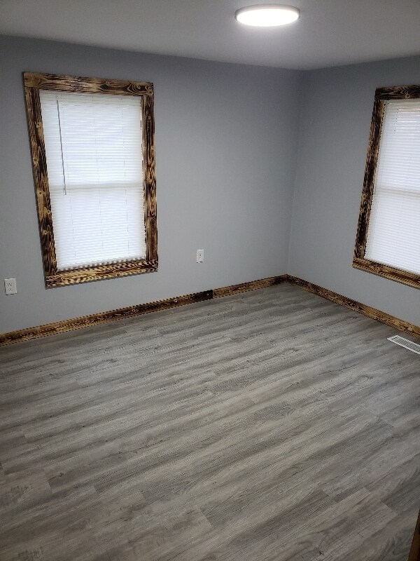 Building Photo - 615 N Oak St