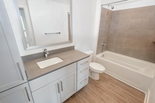 Building Photo - 650 E Brooklyn Vlg Ave