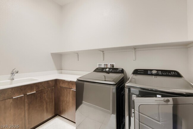 Building Photo - 342 Homeward Way