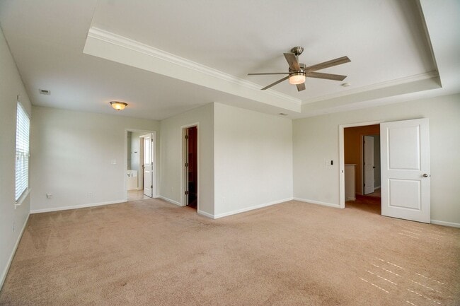 Building Photo - Gorgeous 5 Bedroom Home in Neighborhoods of Holly Ridge