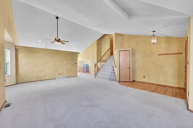 Building Photo - $2,395.00 - 4 Bedrooms, 3.5 Bathrooms, Sin...