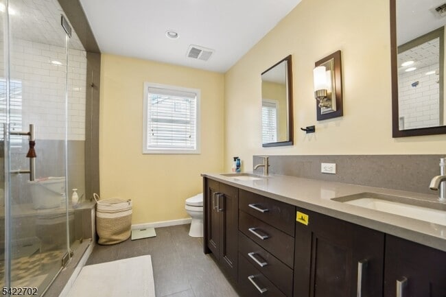 Building Photo - 21 Grove St