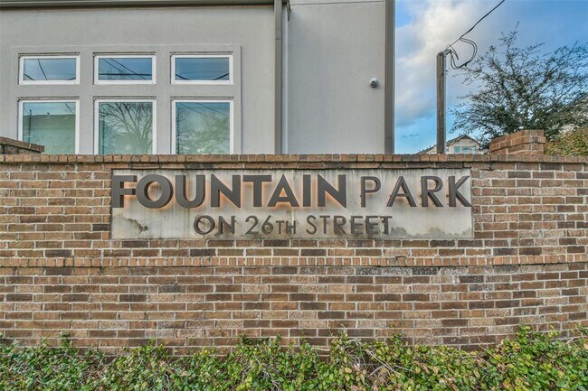 Building Photo - 2635 Fountain Key Blvd