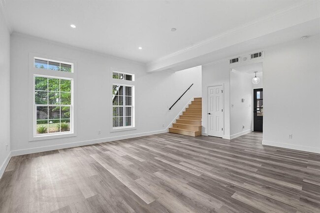 Building Photo - 2417 Euclid Ave