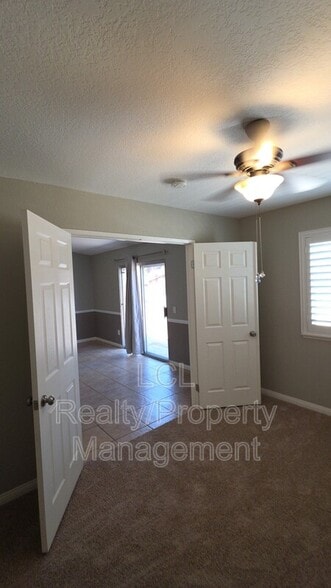 Building Photo - 29940 Evans Rd