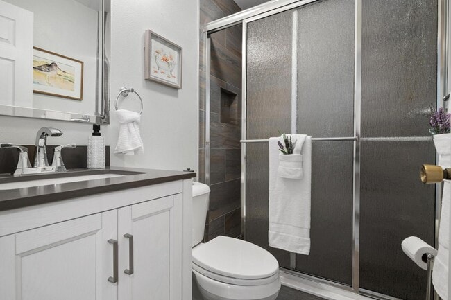 Building Photo - ** THIS UNIT IS AVAILABLE STARTING MAY 1ST 2026!** GORGEOUS 2 BEDROOM, 2BATHROOM, TURNKEY FURNISH...
