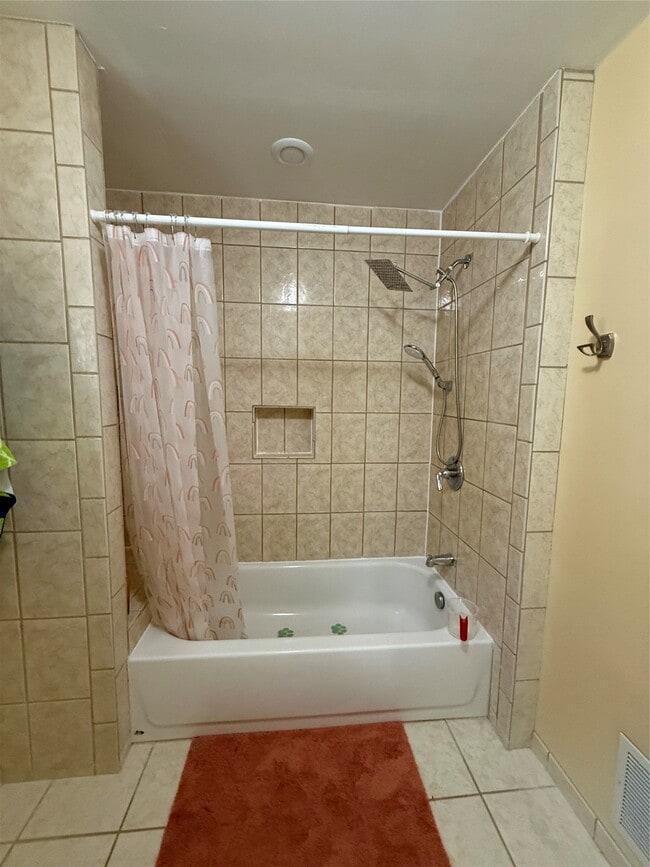 Building Photo - 3215 Stack Ave