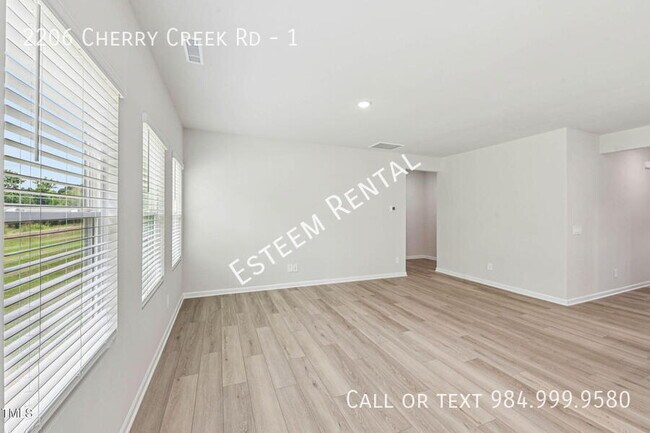 Building Photo - 2206 Cherry Crk Rd