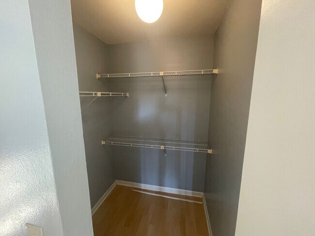 Building Photo - Lorandos Rental