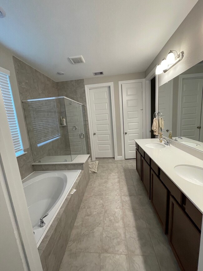 Building Photo - 2216 Gadwall Ct