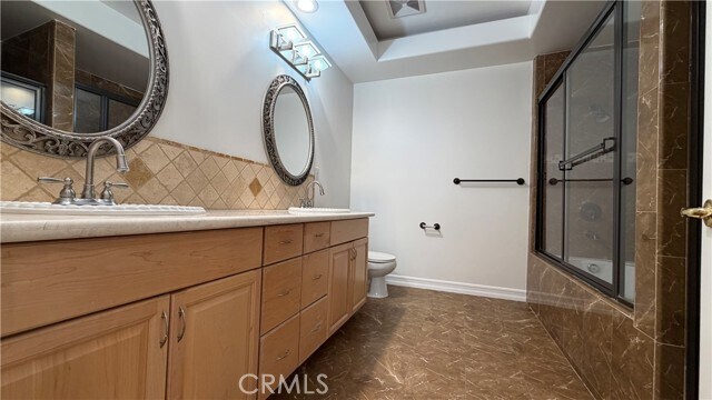 Building Photo - 414 E Valencia Ave