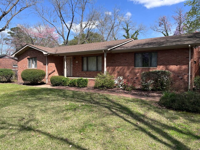 Primary Photo - 302 Turnpike Rd