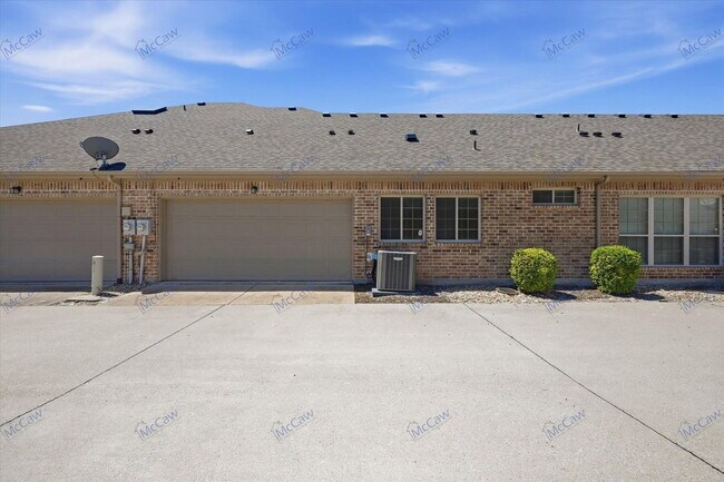 Building Photo - 5629 Hummingbird Ln