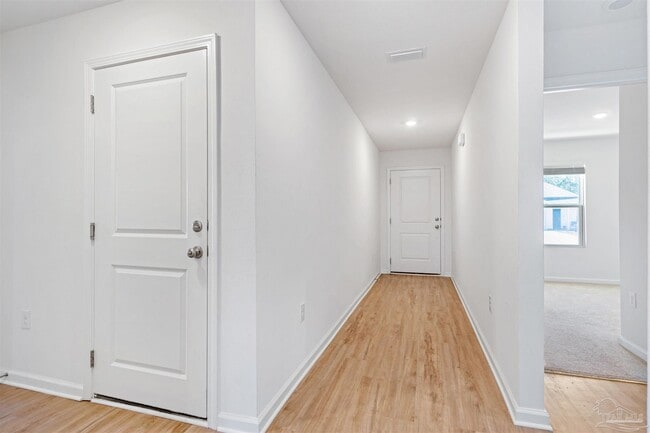 Building Photo - 4635 Carlstrom Ln