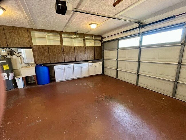 Building Photo - 1144 Lanyard St