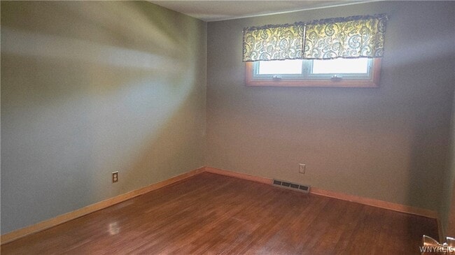 Building Photo - 36 Jamaica Ln