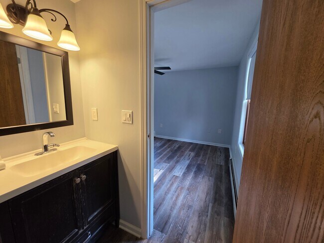 Building Photo - 375 Hauxwell Dr