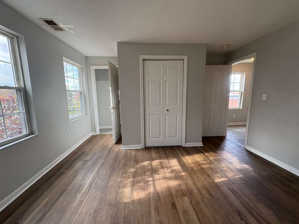 Building Photo - 129 Main St