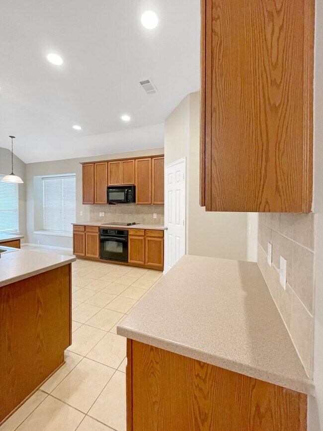 Building Photo - Spacious Home with Split-Bedroom Design Near Texas Motor Speedway!