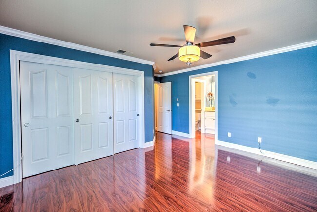 Building Photo - Elegant 3-Bed Home in Quiet Folsom Neighbo...