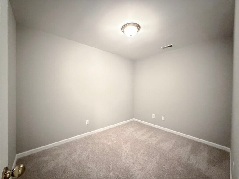 Building Photo - 10483 Dapping Dr