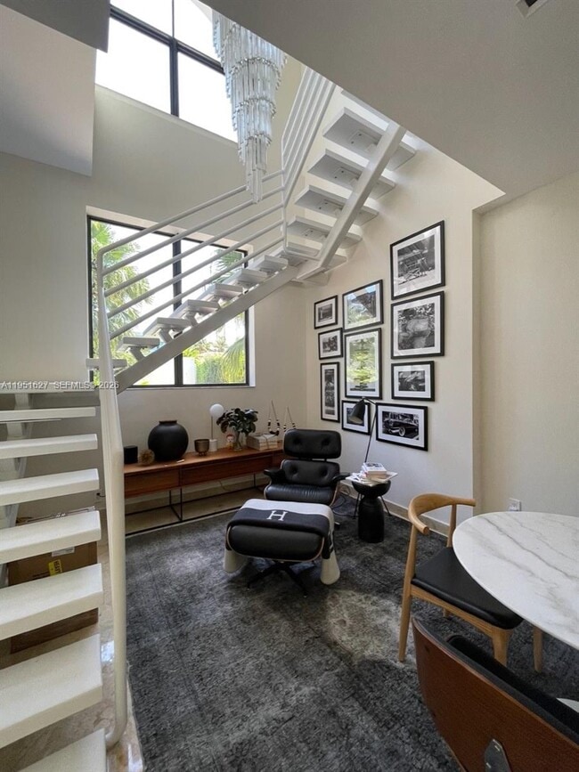 Building Photo - 1443 W 21st St