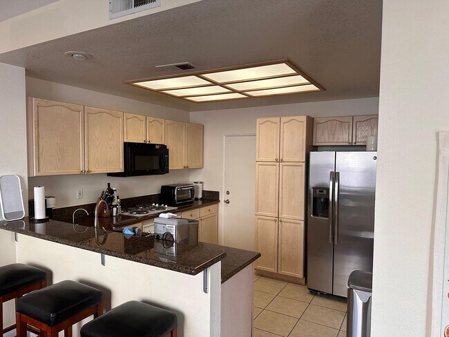 Building Photo - 830 N Kintyre Dr