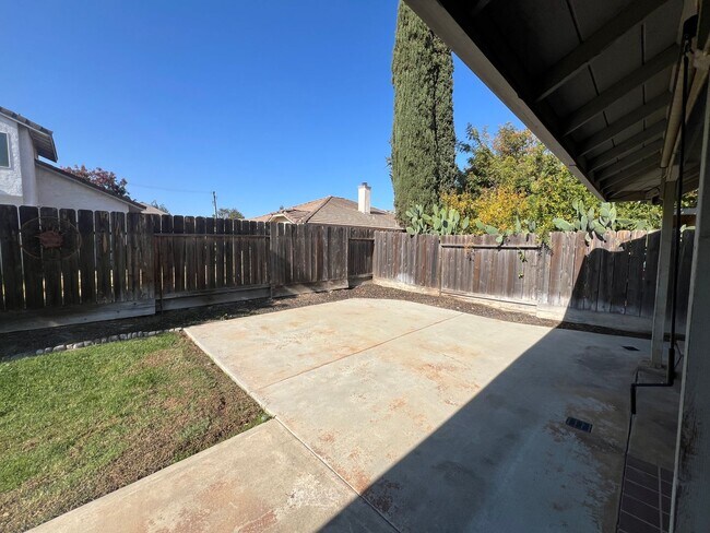 Building Photo - 4-bedroom single story home in Turlock!