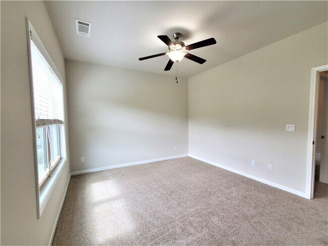 Building Photo - 2465 Matlin Way