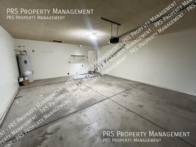 Building Photo - 3226 N Sycamore Pl