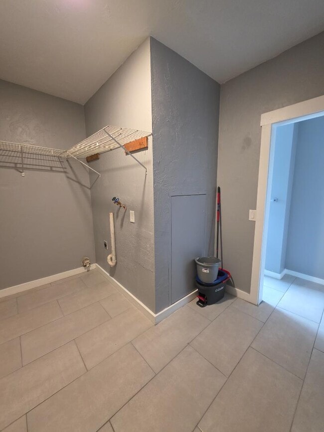 Building Photo - 161 4th St