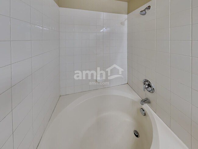 Building Photo - 7300 Vinca Rd