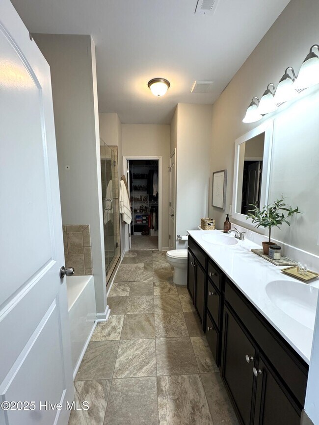 Building Photo - 301 Samuel Run Dr