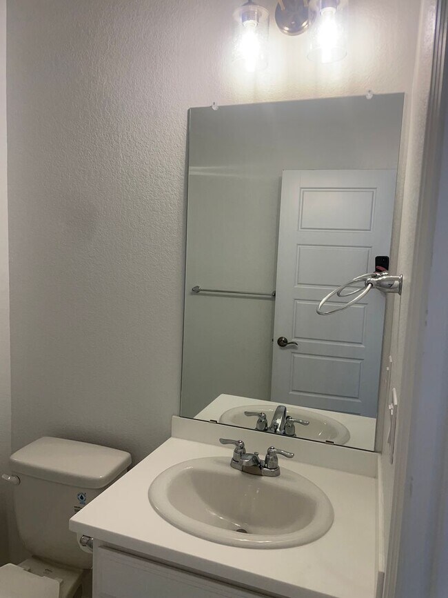 Building Photo - Beautiful home for rent between Parker and...