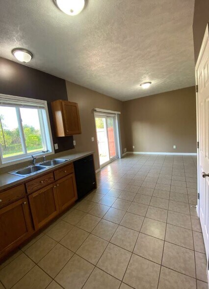 Building Photo - 204 Betsinger Rd