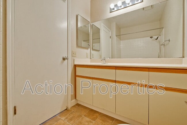 Building Photo - 1341 Meadow Ridge Cir