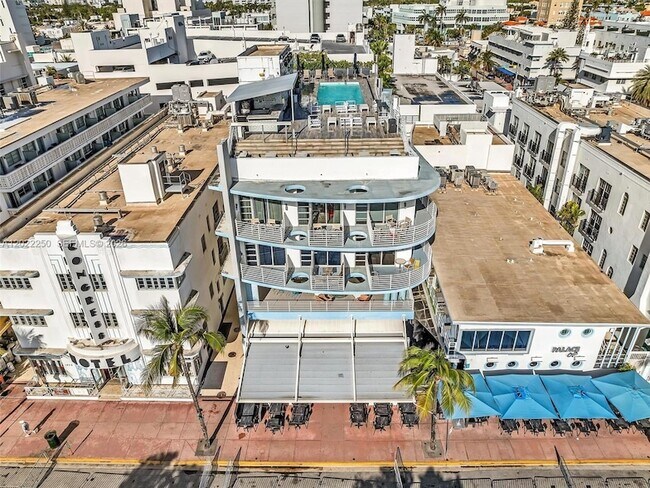Building Photo - 1052 Ocean Dr
