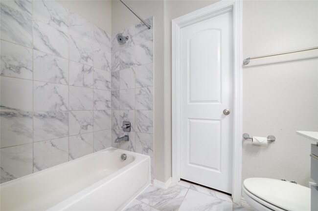Building Photo - 18235 Winding Willow Oak Way