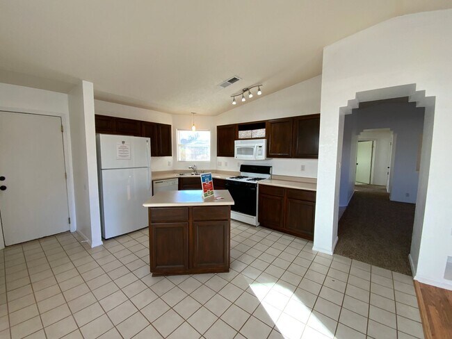 Building Photo - 4 Bedroom Single Story Home Available Near McMahon Blvd NW & Unser Blvd NW!