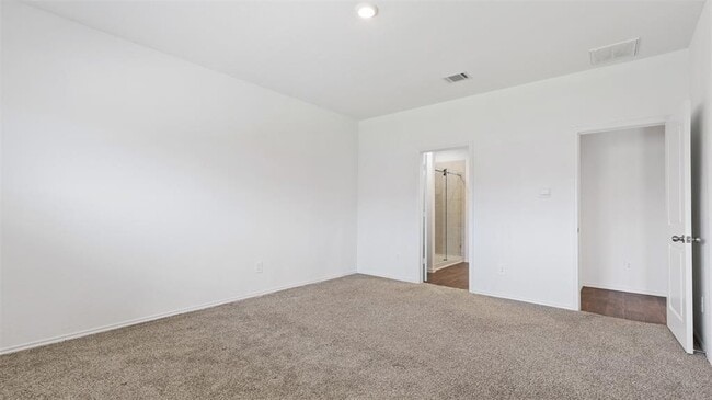 Building Photo - 14040 Thunder Pnes Dr
