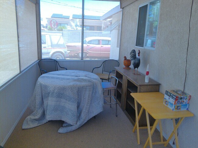 Building Photo - Fully furnished short term rental less then 6 months great for winter rental