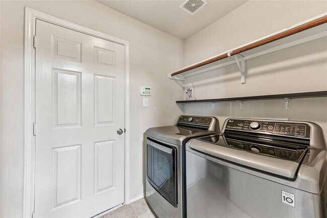 Building Photo - 538 Travertine Trail