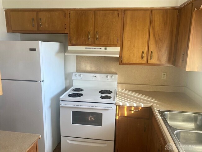 Building Photo - 2032 Emerson Ave