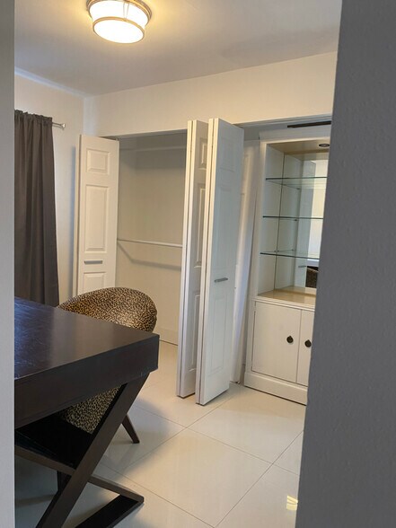 Building Photo - 3959 Eton Pl