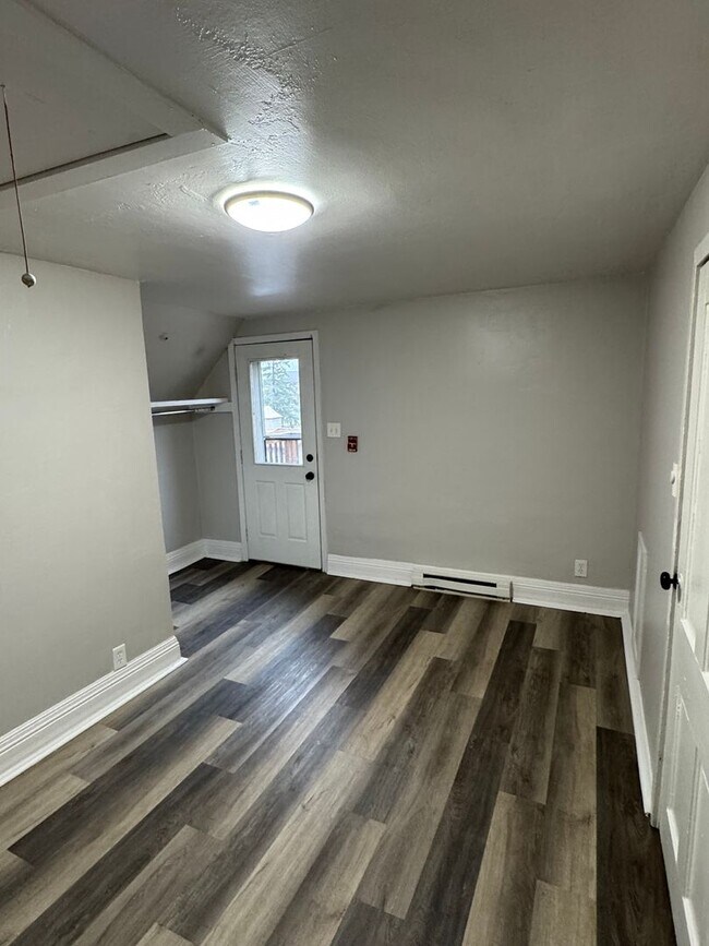 Building Photo - 120 E Spring St