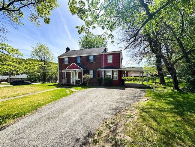 Building Photo - 2710 Henderson Rd