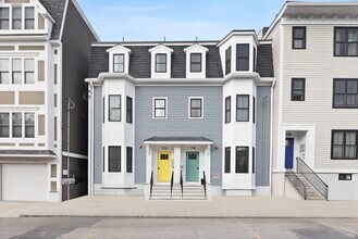 Building Photo - 176 W Seventh St