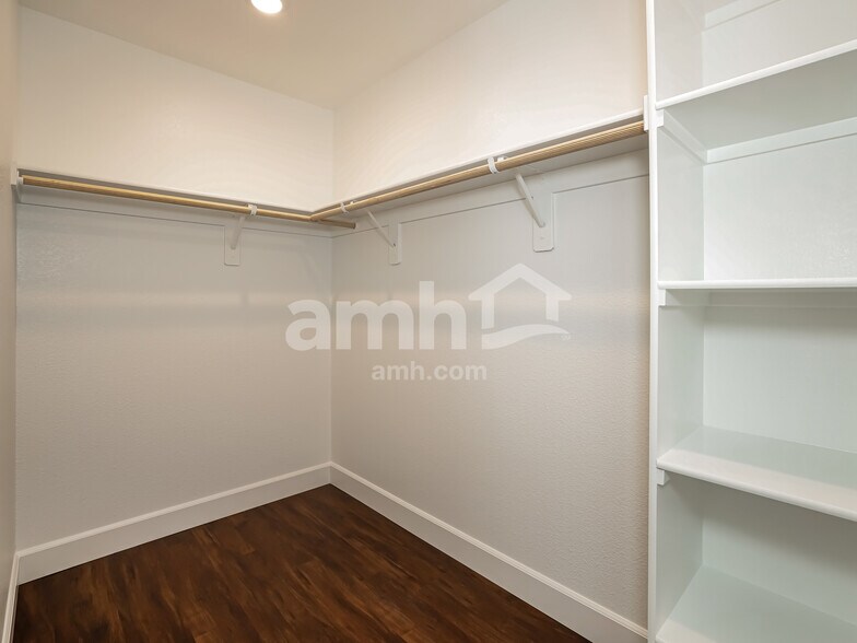 Building Photo - 1515 Inspiration Ln