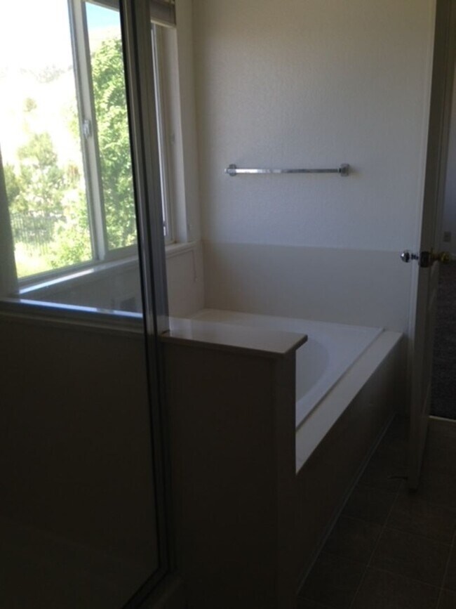 Building Photo - 2685 Glen Eagles Dr